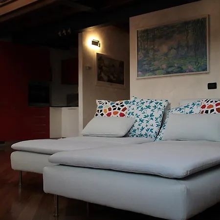 Petit Grenier Apartment *