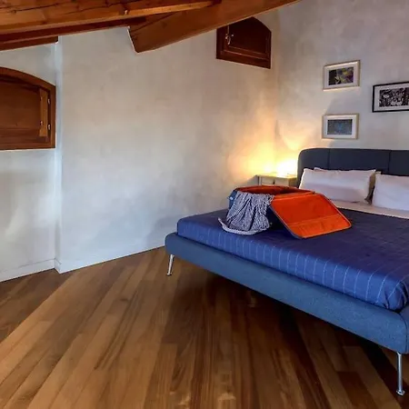Petit Grenier Apartment *